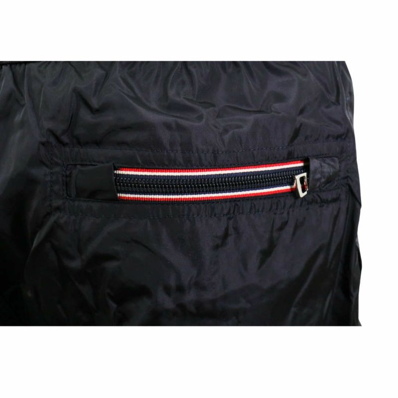 Moncler ブラック水着 ジッパーポケット付き MONCLER (モンクレール) ジッパー付きバックポケット ナイロン